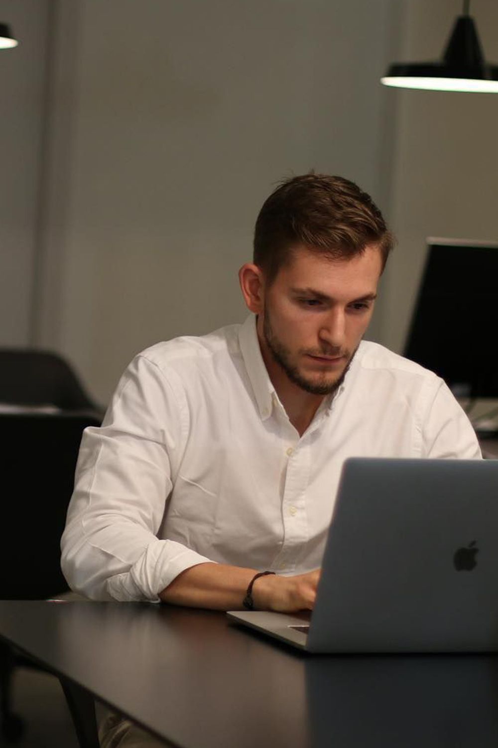 Сотрудник автоломбарда - Константин