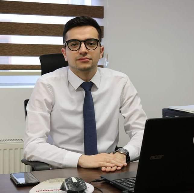 Сотрудник автоломбарда - Дмитрий